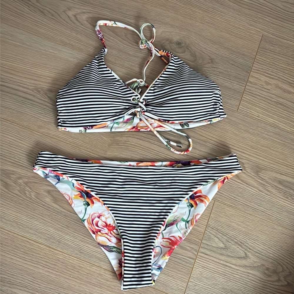 Reversible Cupshe Bikini - Picture 2 of 2